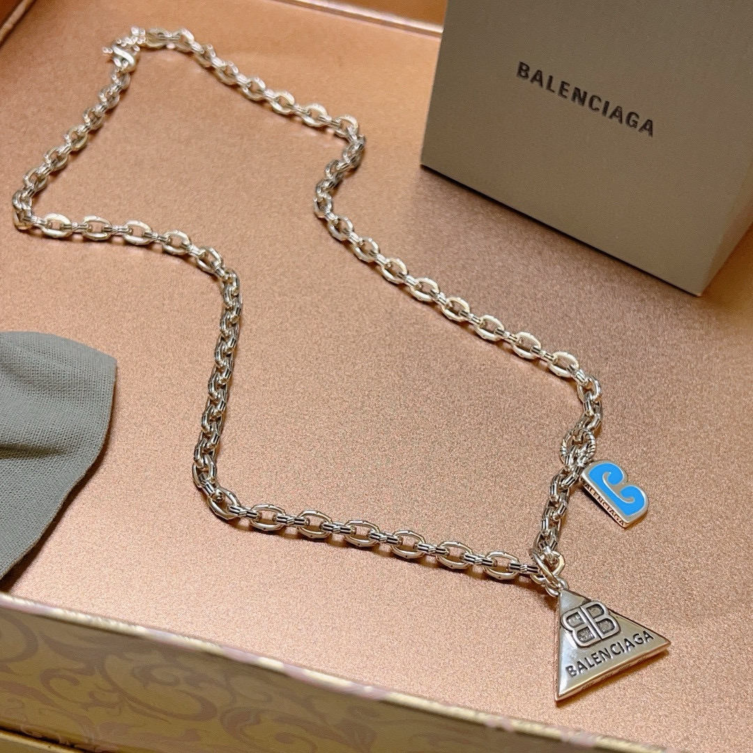 NO:109666,Batch original single product Balenciaga Necklace Balenciaga New necklace counter consistent details fine workmanship every detail process is in place Fine design craftsmanship Hot products shipped Unique design Retro style French luxury brand Balenciaga Necklace, jewelry boutique, balenciaga, balenciaga, necklace19860909批 原单货新品 巴黎世家项链 Balenciaga 新款项链专柜一致 细节做工精细 每个细节流程到位 设计工艺精细 火爆款出货 设计独特 复古风格 法国奢侈品牌巴黎世家项链,饰品精品,balenciaga,balenciaga,necklace,Jewelry