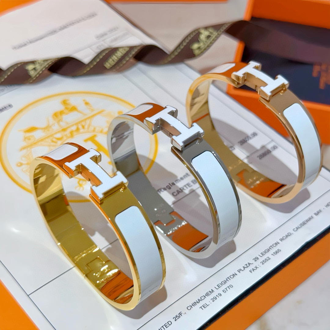 NO:110197,Hermes bracelet v gold original customization Hermes bracelet The enamel craftsmanship tests the master's craftsmanship to ensure the color is handmade [color][color] v gold high-end customization Goddess I love Hermes hot bracelets super exquisite goddesses Stars same style High-end franc material, k gold texture, Seiko pure handmade production really praises, jewelry quality, hermes, hermes, bracelet19860909批. Hermes 爱马仕手镯 v金原版定制 爱马仕手环 珐琅工艺太考验师傅的手艺了 要确保色泽手工制作好[色][色] v金高端定制 女神 都爱爱马仕火爆手镯 超精赞各路女神 明星 同款 高端法郎材质,k金质感,精工纯手工出品上手真的赞,饰品精品,hermes,hermes,bracelet,Jewelry