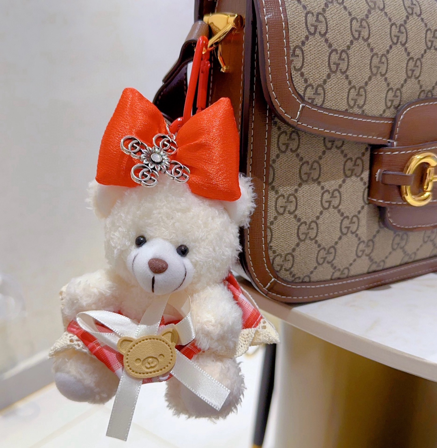 New Gucci Key Button Release: Hot Market Continues to Drive Demand - 图片 3