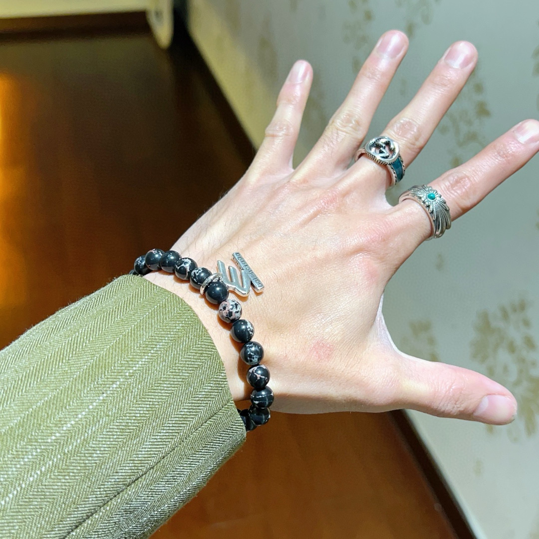 Summary: 233 New Collection Editions in Black, Silver, and Natural Materials - 图片 3
