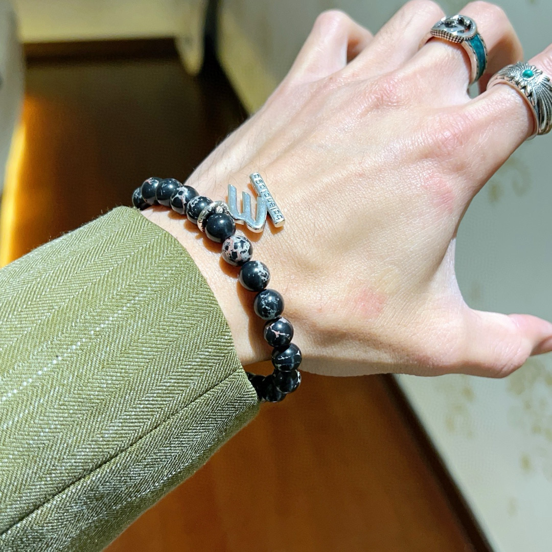 Summary: 233 New Collection Editions in Black, Silver, and Natural Materials - 图片 9