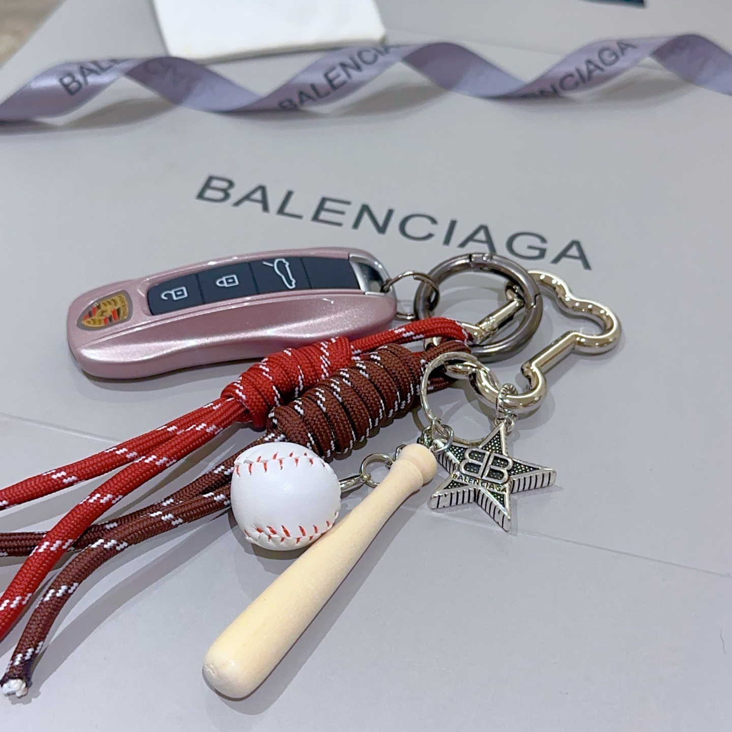 “New Paris Family Bag Key Button Collection with Classic Joint Design” - 图片 4