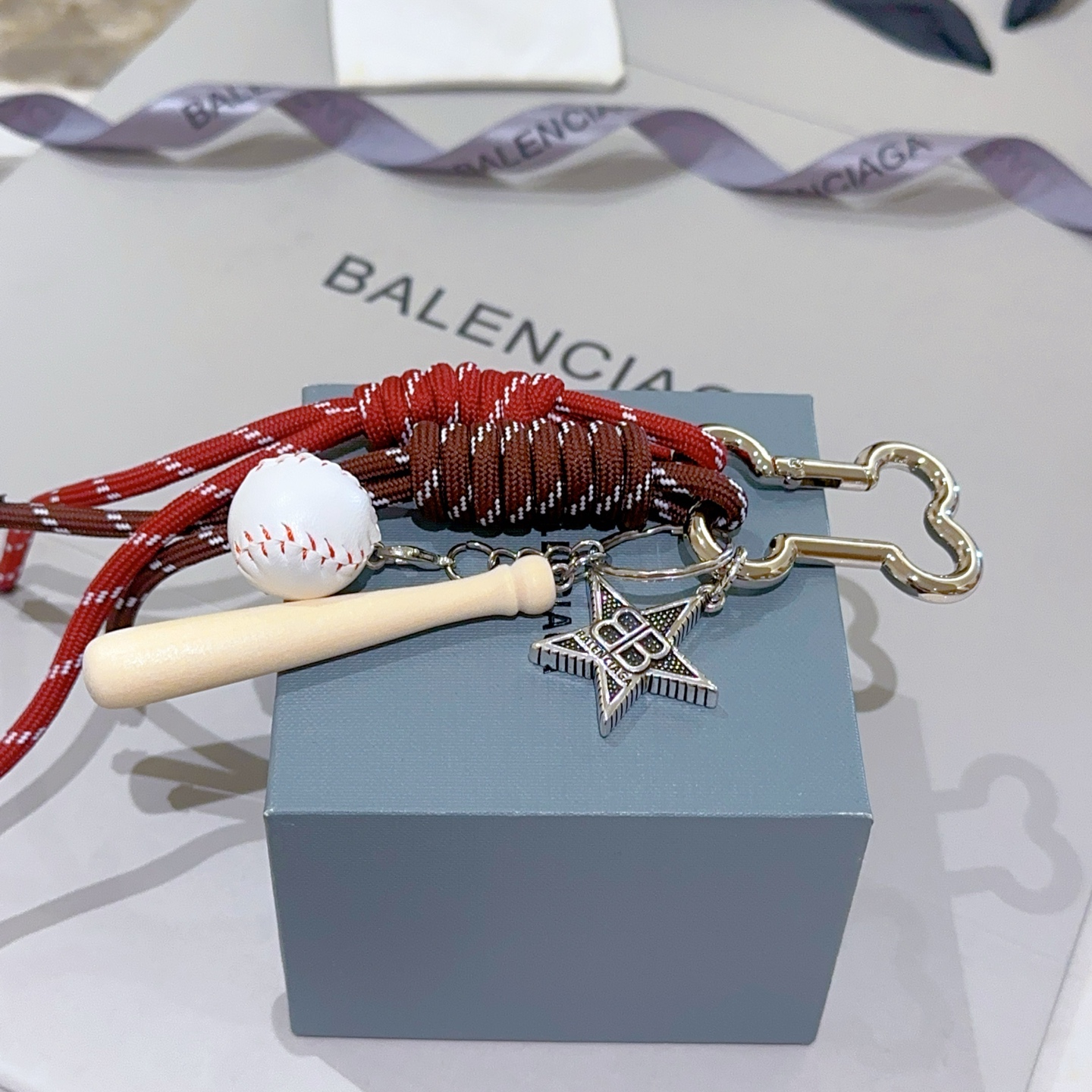 “New Paris Family Bag Key Button Collection with Classic Joint Design” - 图片 5