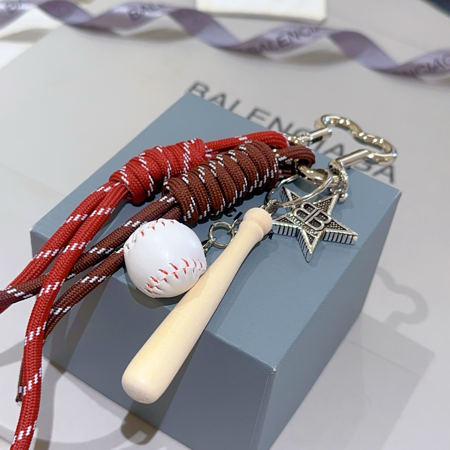 “New Paris Family Bag Key Button Collection with Classic Joint Design” - 图片 3