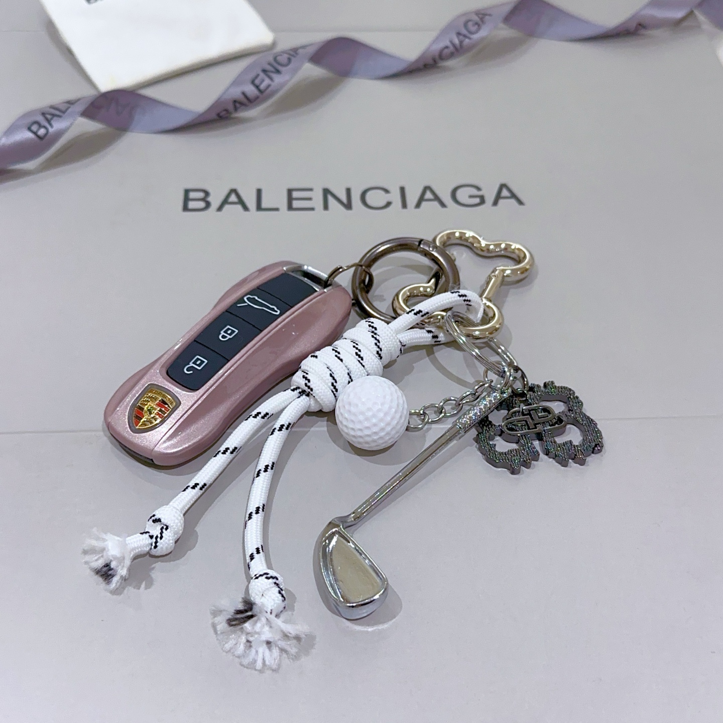 “Paris Family Bag Key Button: 168 New Items with Classic Joint Design” - 图片 3