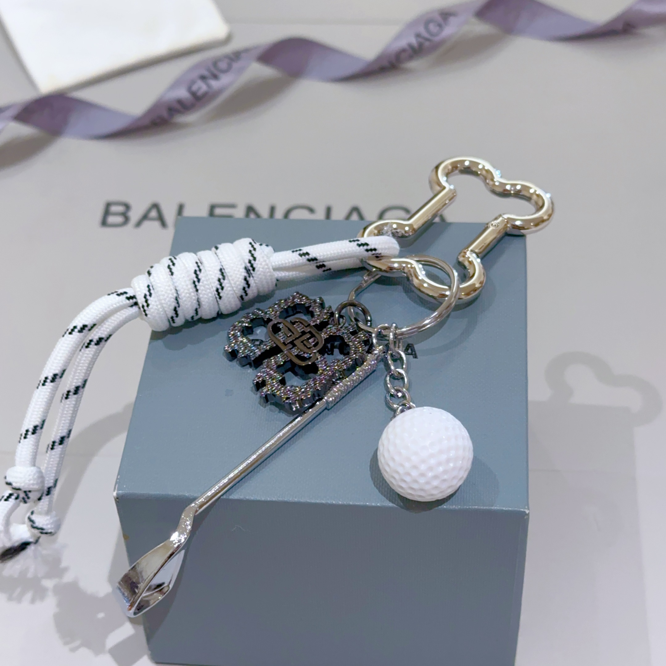 “Paris Family Bag Key Button: 168 New Items with Classic Joint Design” - 图片 4