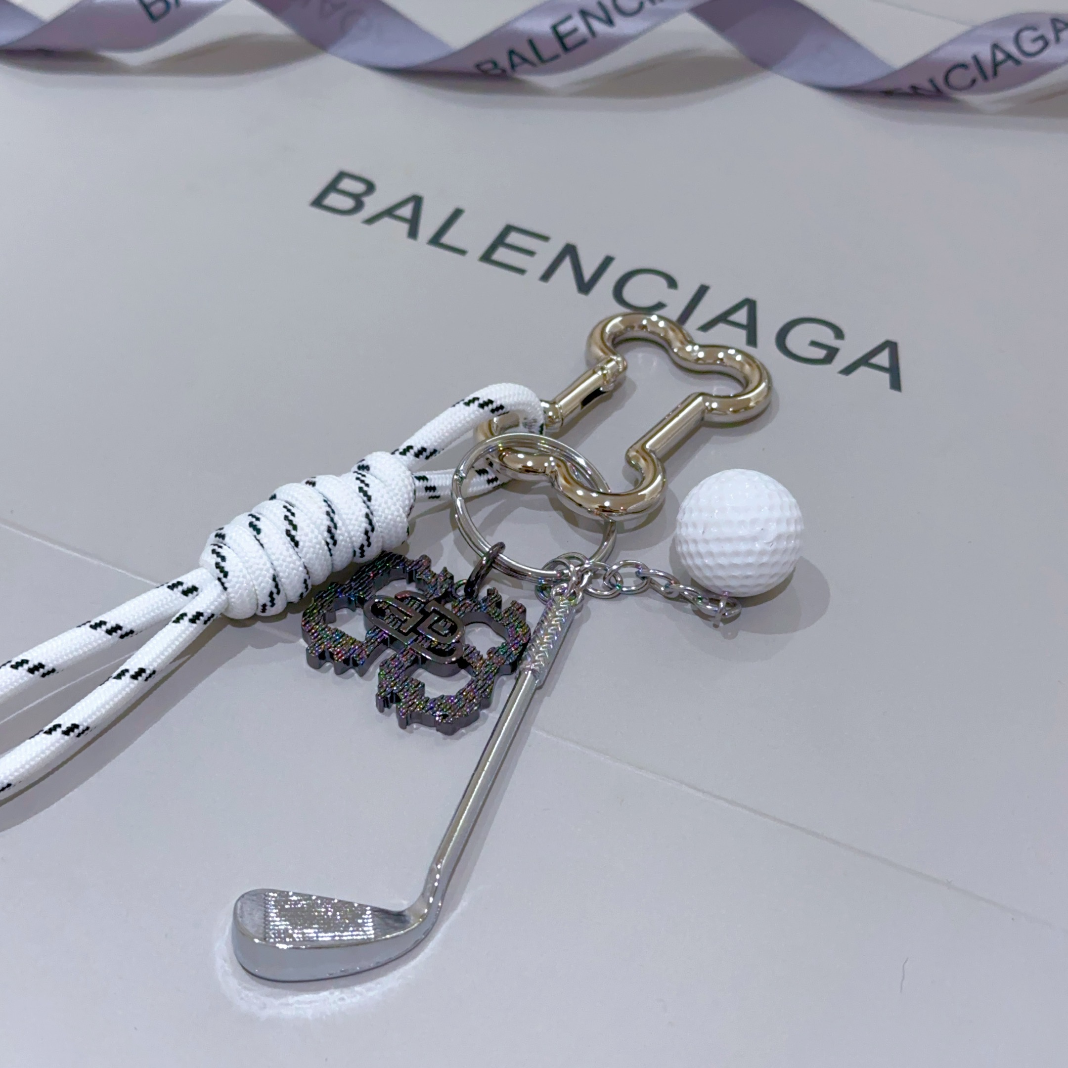 “Paris Family Bag Key Button: 168 New Items with Classic Joint Design” - 图片 2