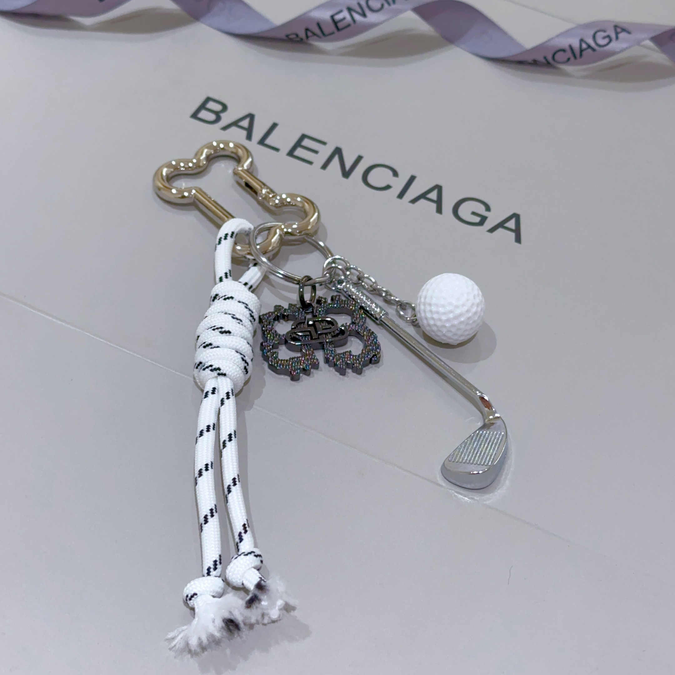“Paris Family Bag Key Button: 168 New Items with Classic Joint Design” - 图片 1