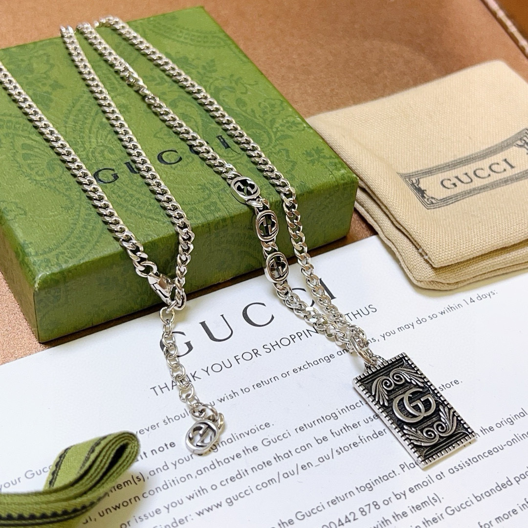 NO:105182,Batch: New products are released without any explosion. The first choice for online celebrities selling goods on Douyin. The latest model of Gucci necklace has a higher chain. Celebrities have the same style. Anger Forest series 3g design concept. Retro necklace makes high-end clothes more elegant and more brand-name and personality when going out. Details are used to treat the version. Non-market bright style. This model has been released. Gucci is very good at matching. Premium accessories, gucci, necklace19860909批  新品发布不爆不发 抖音带货网红首选 古驰项链最新款链条档次更高明星同款Anger Forest系列3g设计理念复古项链 让高档的衣服搭配更有气质 出去更有牌面和个性 细节对版做旧处理 非市面亮面版型 这款一直在出 古驰里面热卖款 非常好搭配,饰品精品,gucci,necklace,Jewelry