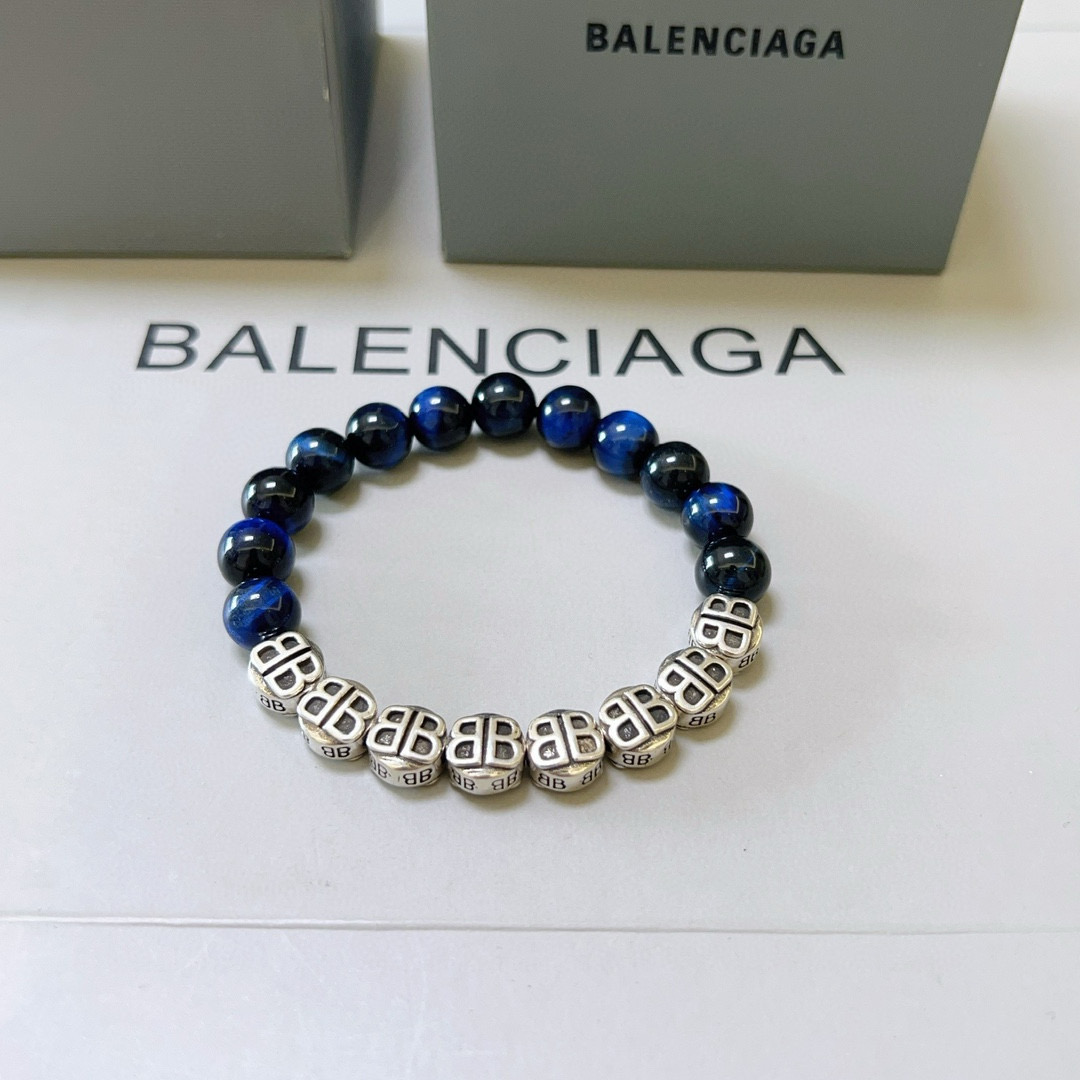 Handmade Parisian Bracelets Collection with Superstitious and Retro Style Influences - 图片 8