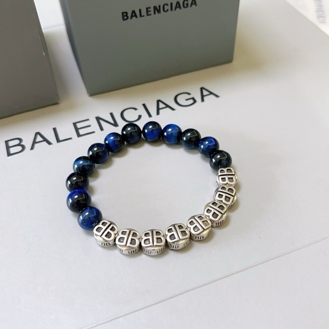 Handmade Parisian Bracelets Collection with Superstitious and Retro Style Influences - 图片 9