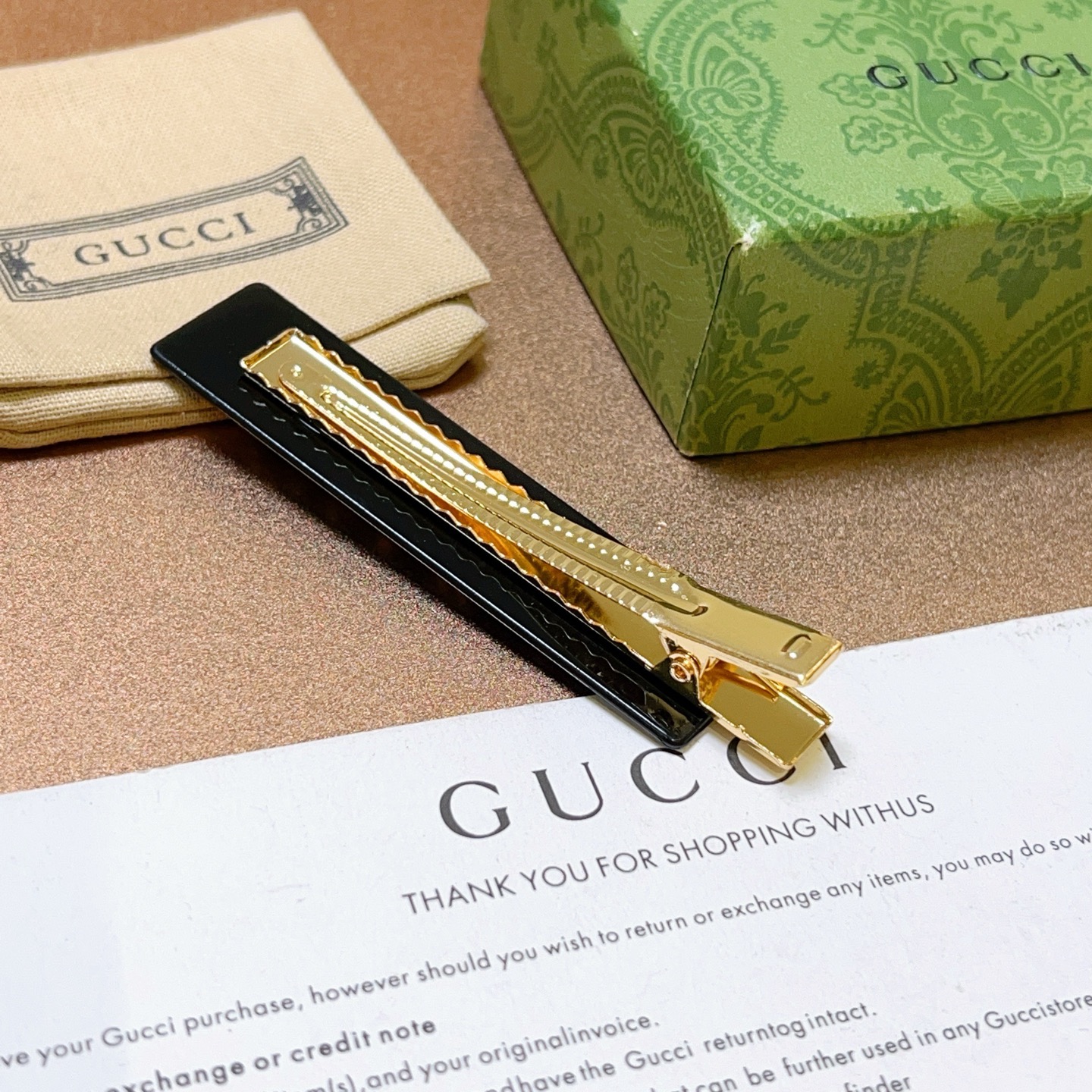 “138. Gucchi with GUCCI Aclikles: Fashionable Resins and Crystals on Display” - 图片 5