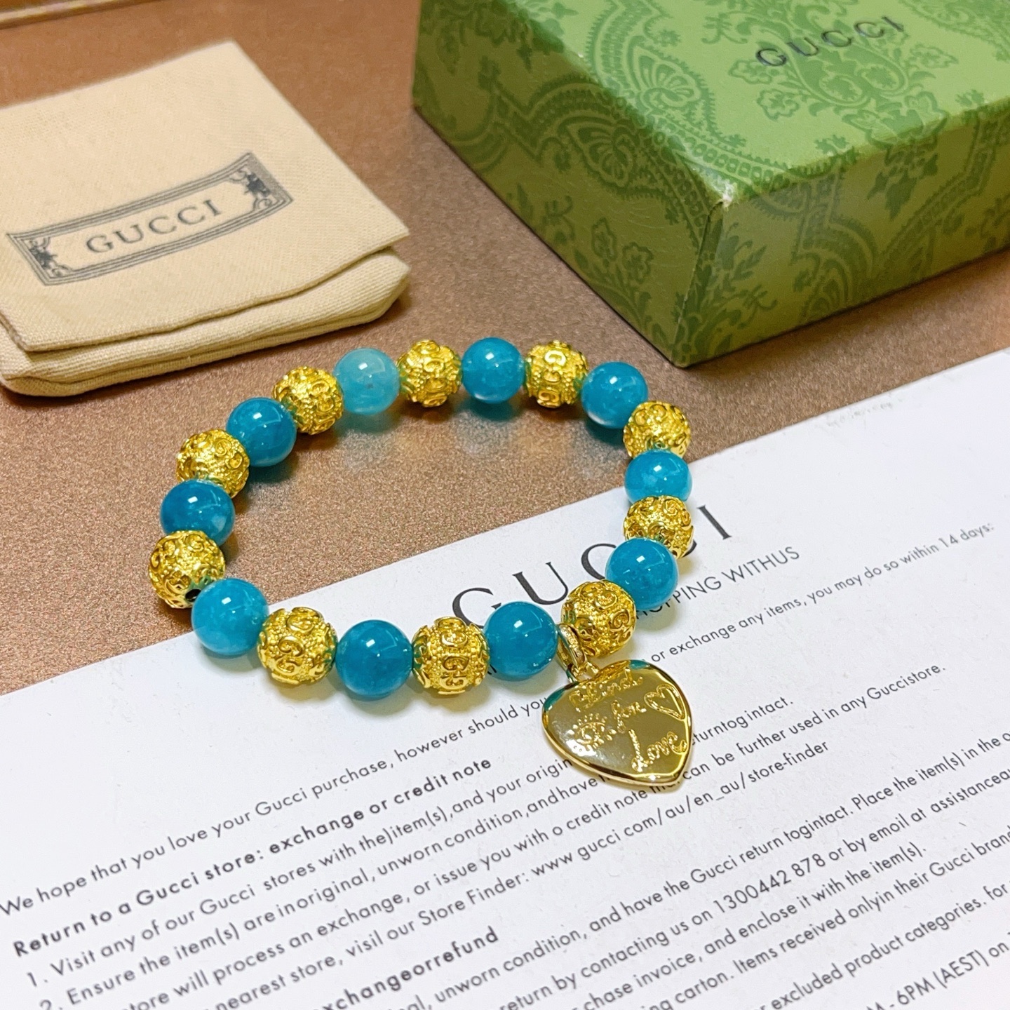 NO:105092,Buy Gucci bracelets are the same as men and women. The latest blue chalcedony bracelets are higher in grade. Stars are the same as Anger Forest series double g crystal bracelets. Size: 16-24 cm. Details are used to treat the old version. Non-market bright version. This one is always being made on the market. Gucci is popular in the hottest style. Very easy to match clothes, fine accessories, gucci, bracelet19860909批 古驰手链男女同款 最新款蓝玉髓手链档次更高明星同款Anger Forest系列双g水晶手链 尺寸:16-24厘米 细节对版做旧处理 非市面亮面版型 非市面普通做这款一直在出 古驰里面热卖款 非常好搭配衣服,饰品精品,gucci,bracelet,Jewelry