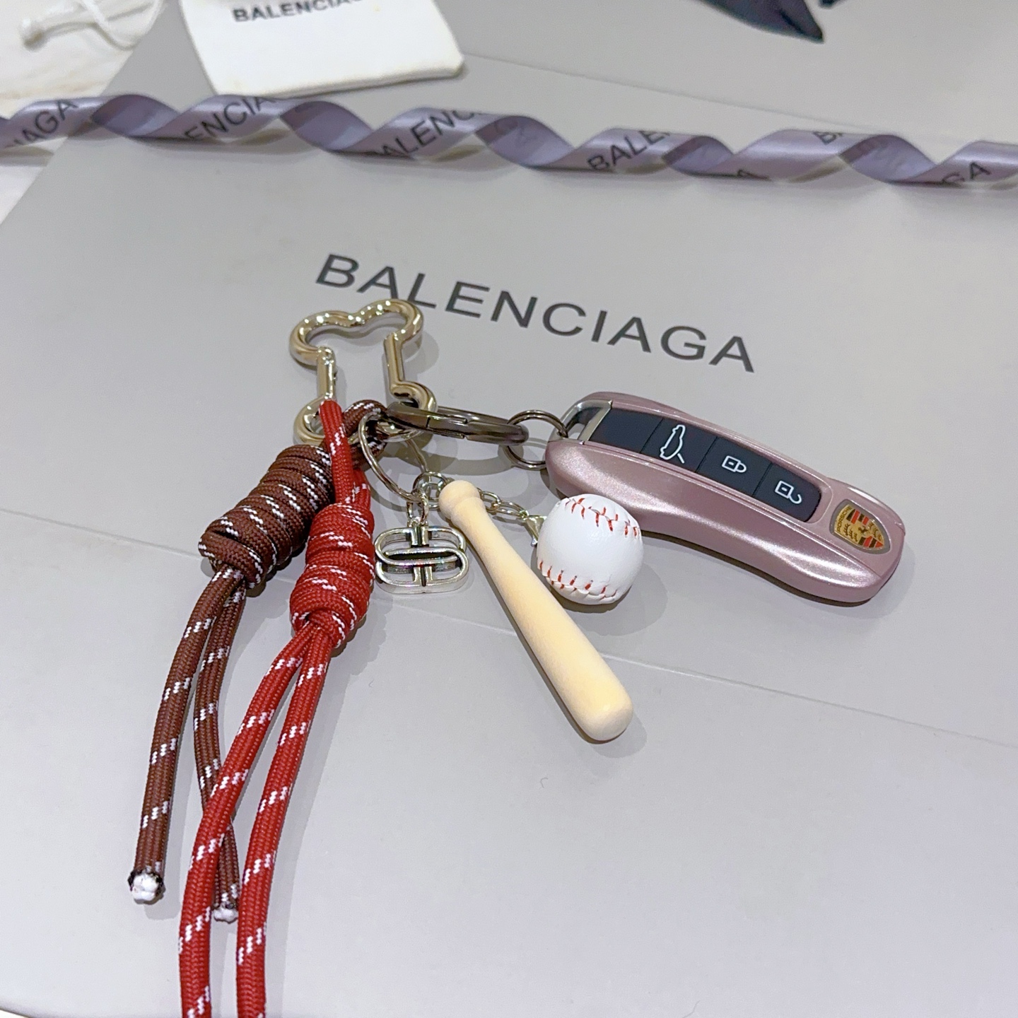 “New Paris Family Bag Key Button Series with Classic Joint Design” - 图片 2