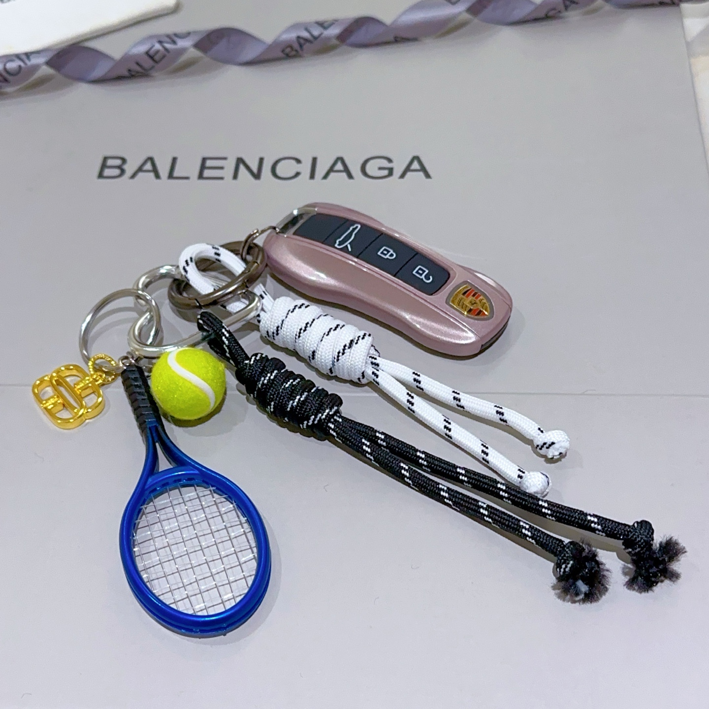 New Paris Family Bag Key Button Series with Classic Design Released - 图片 6