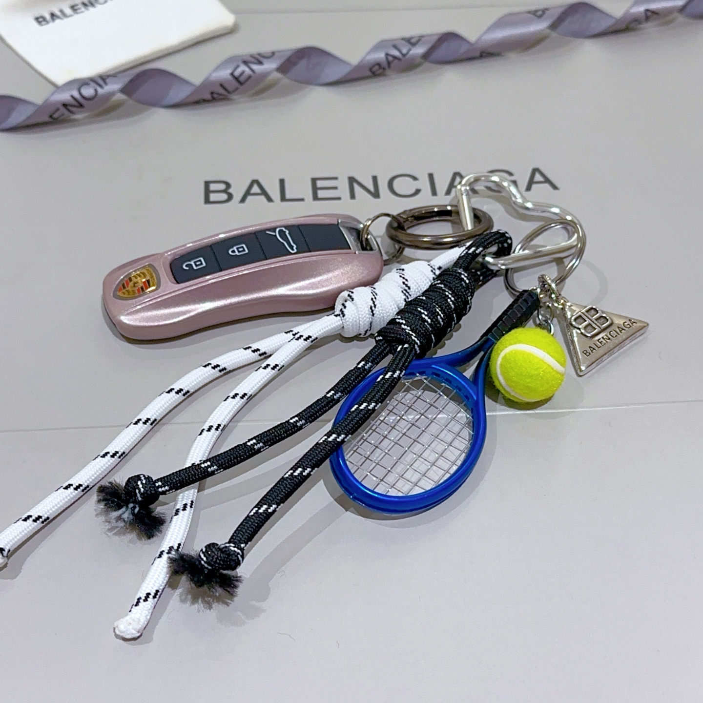 New Paris Family Key Button Series Features 168 Items with Classic Joint Design - 图片 4