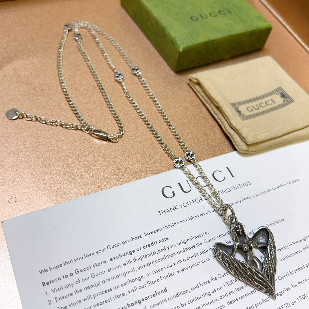 NO:104995,New products are released. Gucci necklace has a higher chain grade. Stars. The same style. Anger Forest series. Double G classic style. Art design concept. Necklace series. Retro silver necklace. The instant sense of high quality. Details are used. K gold. Non-market bright style. This model has been released. Gucci is very popular. It is very easy to match trendy clothes, jewelry quality, gucci, necklace.19860909批新品发布 古驰项链最新款链条档次更高明星同款Anger Forest系列双G经典款艺术设计理念项链系列复古银项链服饰瞬间高级感 细节对版K金处理 非市面亮面版型 这款一直在出 古驰里面热卖款 非常好搭配潮流衣服,饰品精品,gucci,necklace,Jewelry