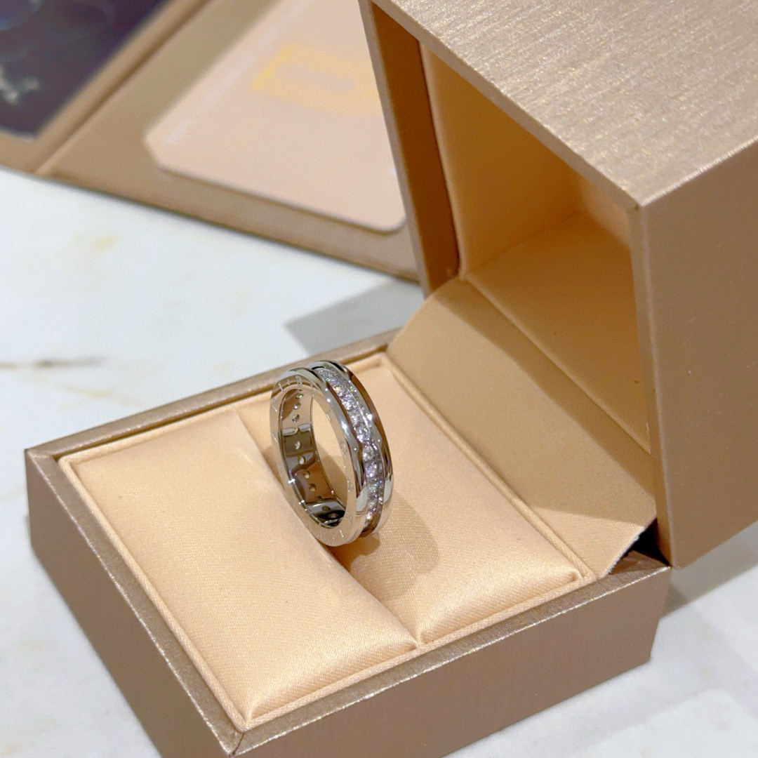 Bvlgari 宝格丽项链V金材质 BVLGARI宝格丽 DIVAS‘ DREAM 珐琅系列 品相完美
