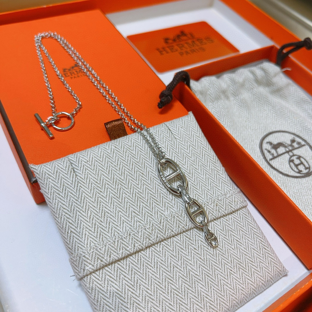 批80。🌀🌟HERMES  爱马仕项链 猪鼻子项链系列首饰 进口定制.高端链条经典搭配 新品 简单时尚🌟专柜一致 火爆款出货 设计独特 前卫 男女必备款！