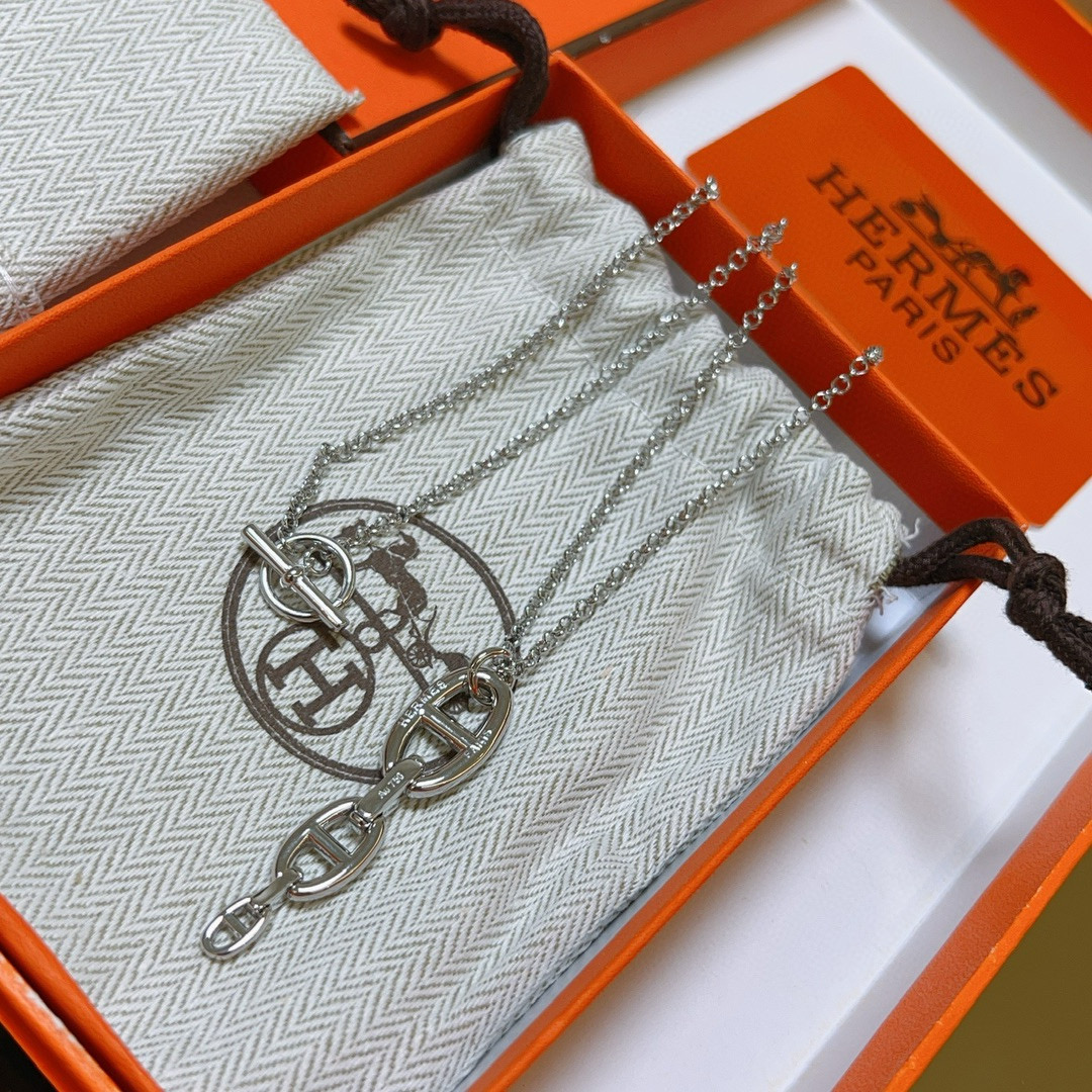 批80。🌀🌟HERMES  爱马仕项链 猪鼻子项链系列首饰 进口定制.高端链条经典搭配 新品 简单时尚🌟专柜一致 火爆款出货 设计独特 前卫 男女必备款！