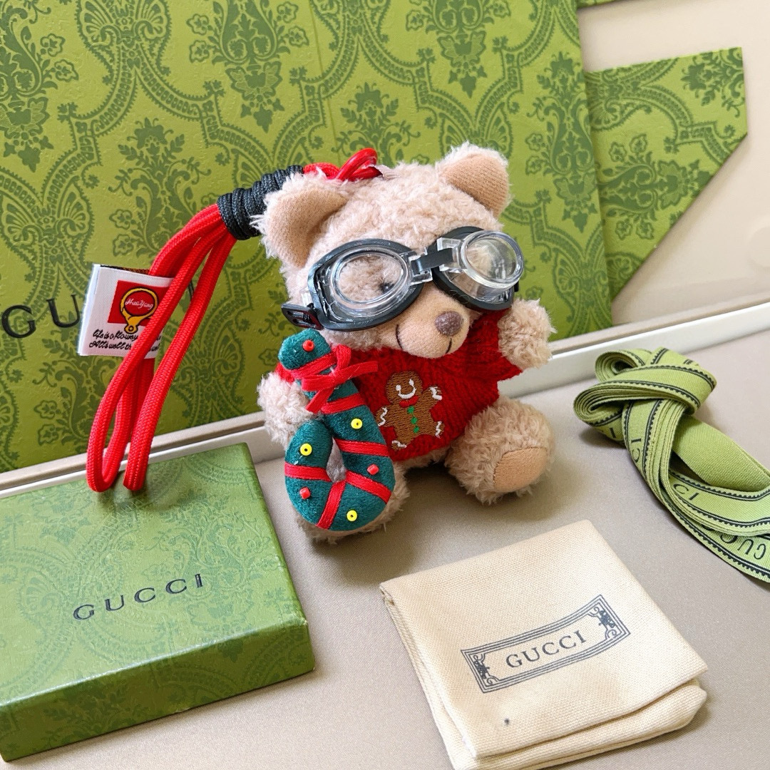 Gucci Introduces 189 New Items with Anger Forest Double G Design Key Button - 图片 1
