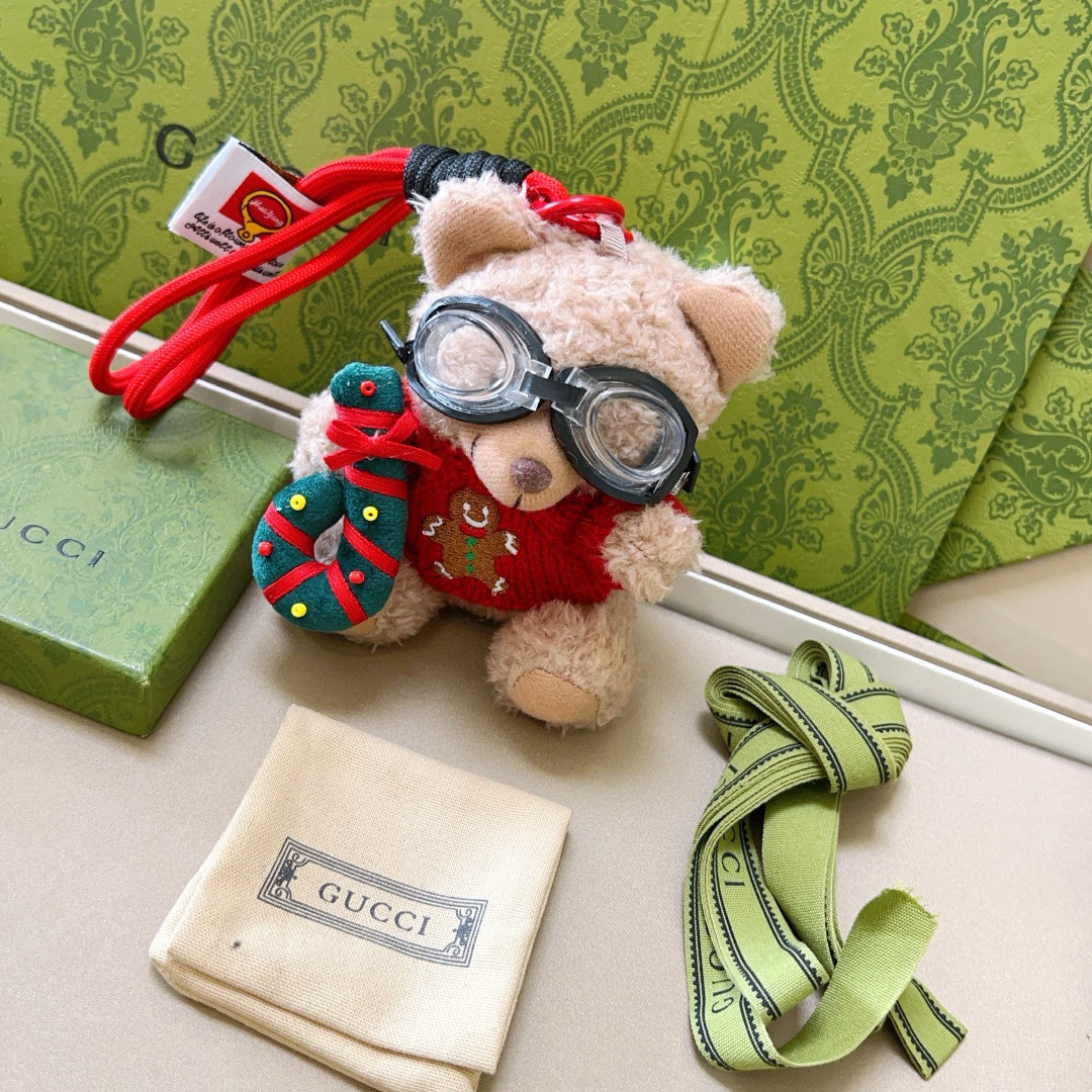 Gucci Introduces 189 New Items with Anger Forest Double G Design Key Button - 图片 4