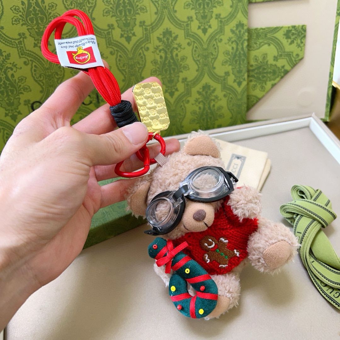 Gucci Introduces 189 New Items with Anger Forest Double G Design Key Button - 图片 3