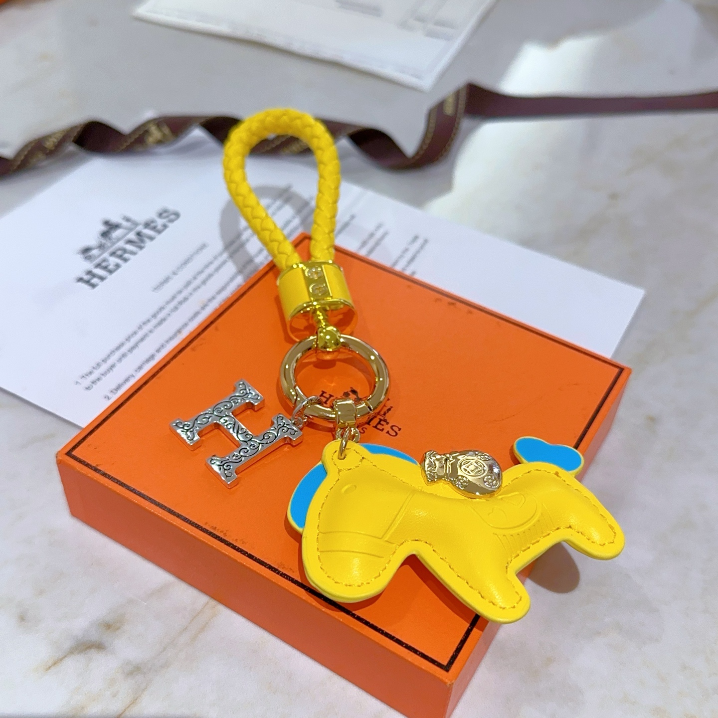 Luxurious Hermes Horse Key Button Platinum Keychain: Exquisite Customized Design and High-End Craftsmanship - 图片 2