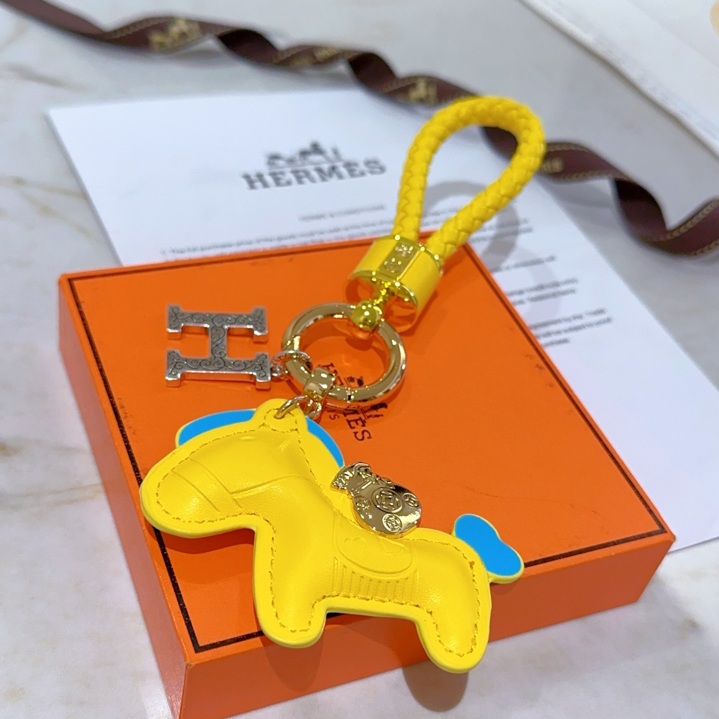 Luxurious Hermes Horse Key Button Platinum Keychain: Exquisite Customized Design and High-End Craftsmanship - 图片 3