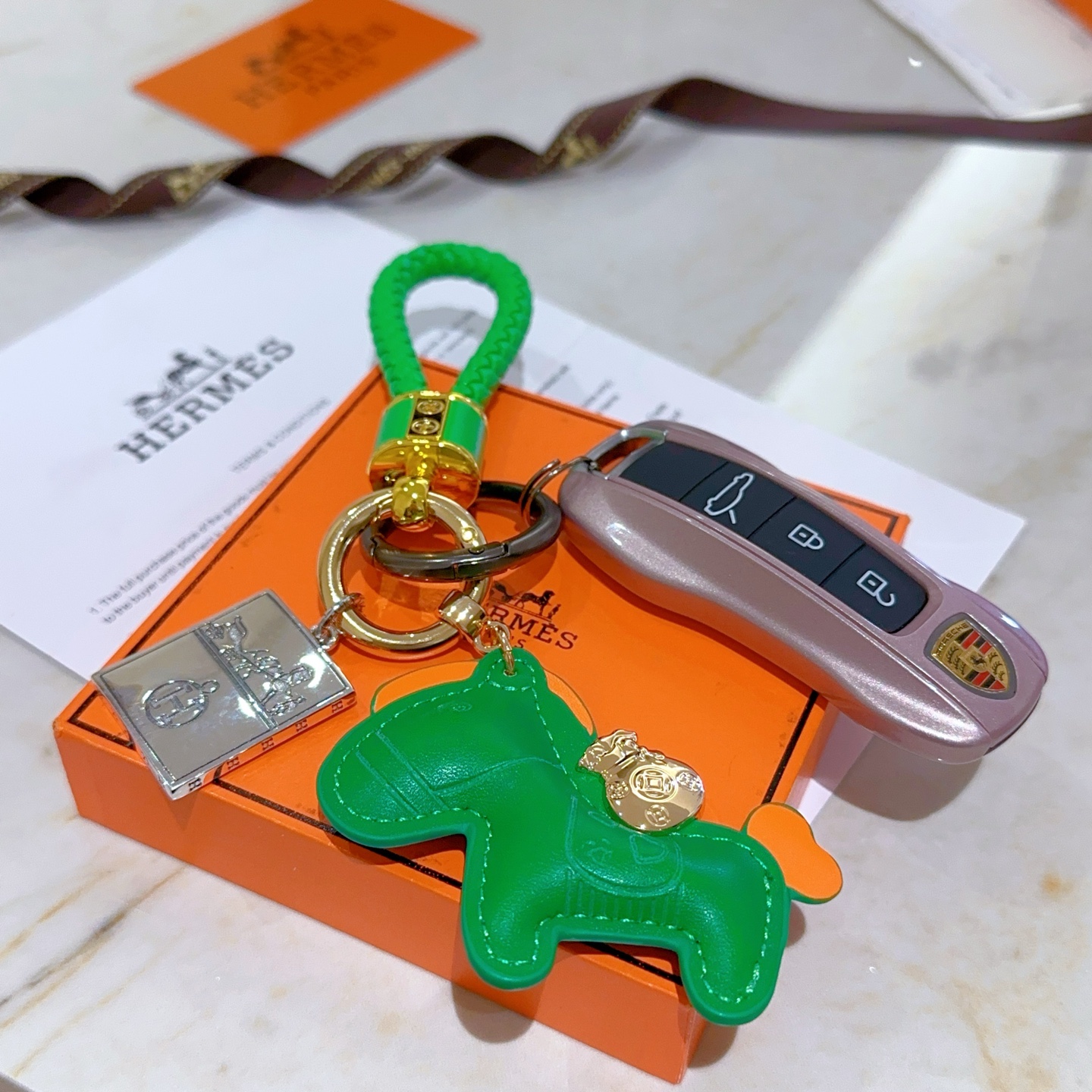 Luxurious Hermes Horse Key Button Platinum Keychain: Exquisite Customized Design with High-End Craftsmanship