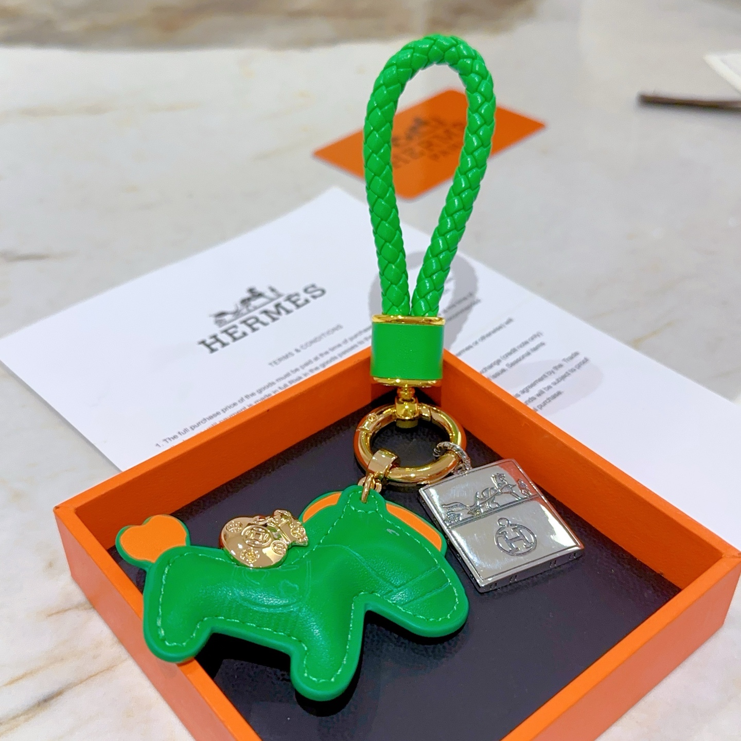 Luxurious Hermes Horse Key Button Platinum Keychain: Exquisite Customized Design with High-End Craftsmanship - 图片 3
