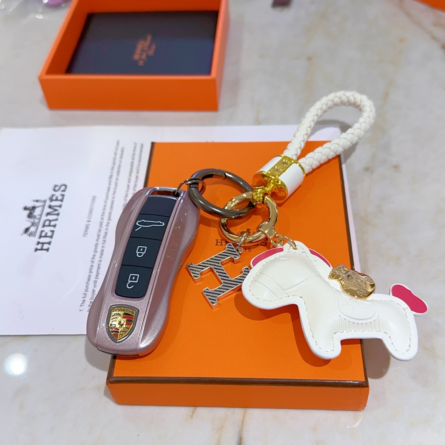 Luxurious Hermes Key Button in Platinum: Customized Male and Female Designs - 图片 3