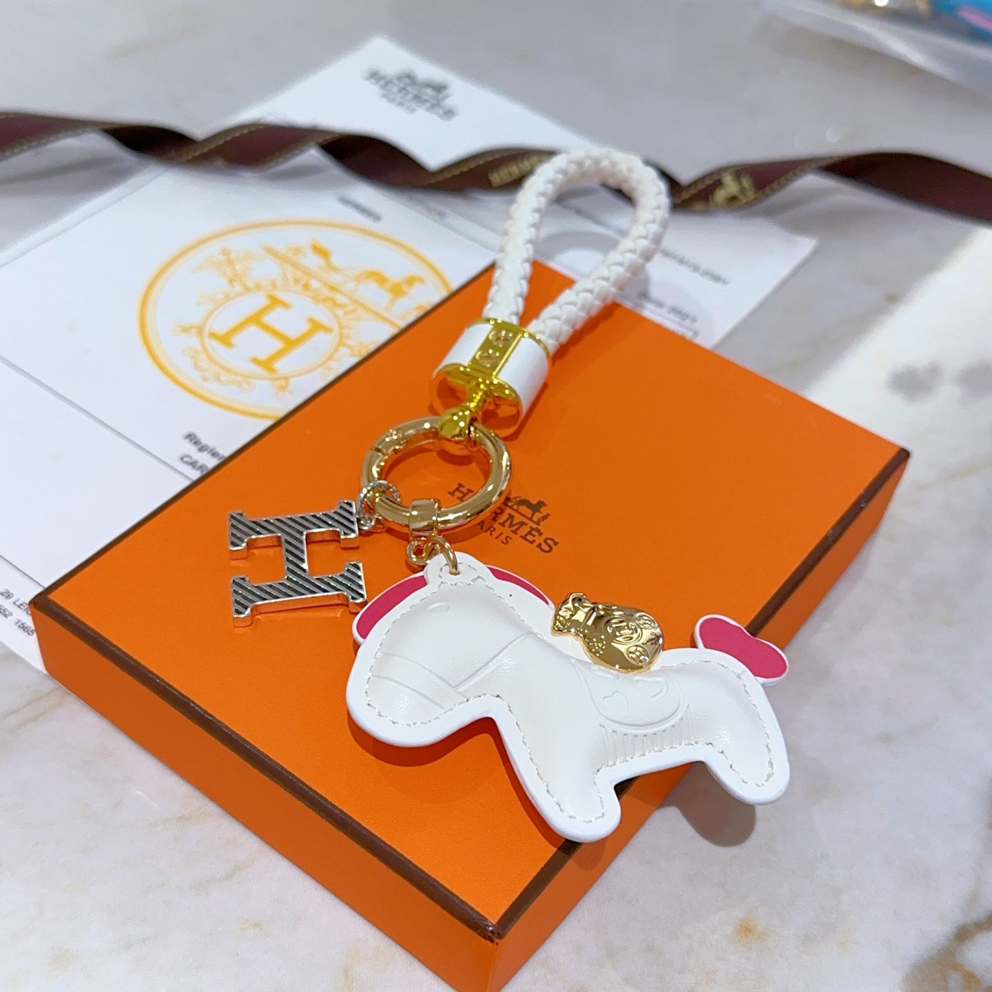 Luxurious Hermes Key Button in Platinum: Customized Male and Female Designs - 图片 5