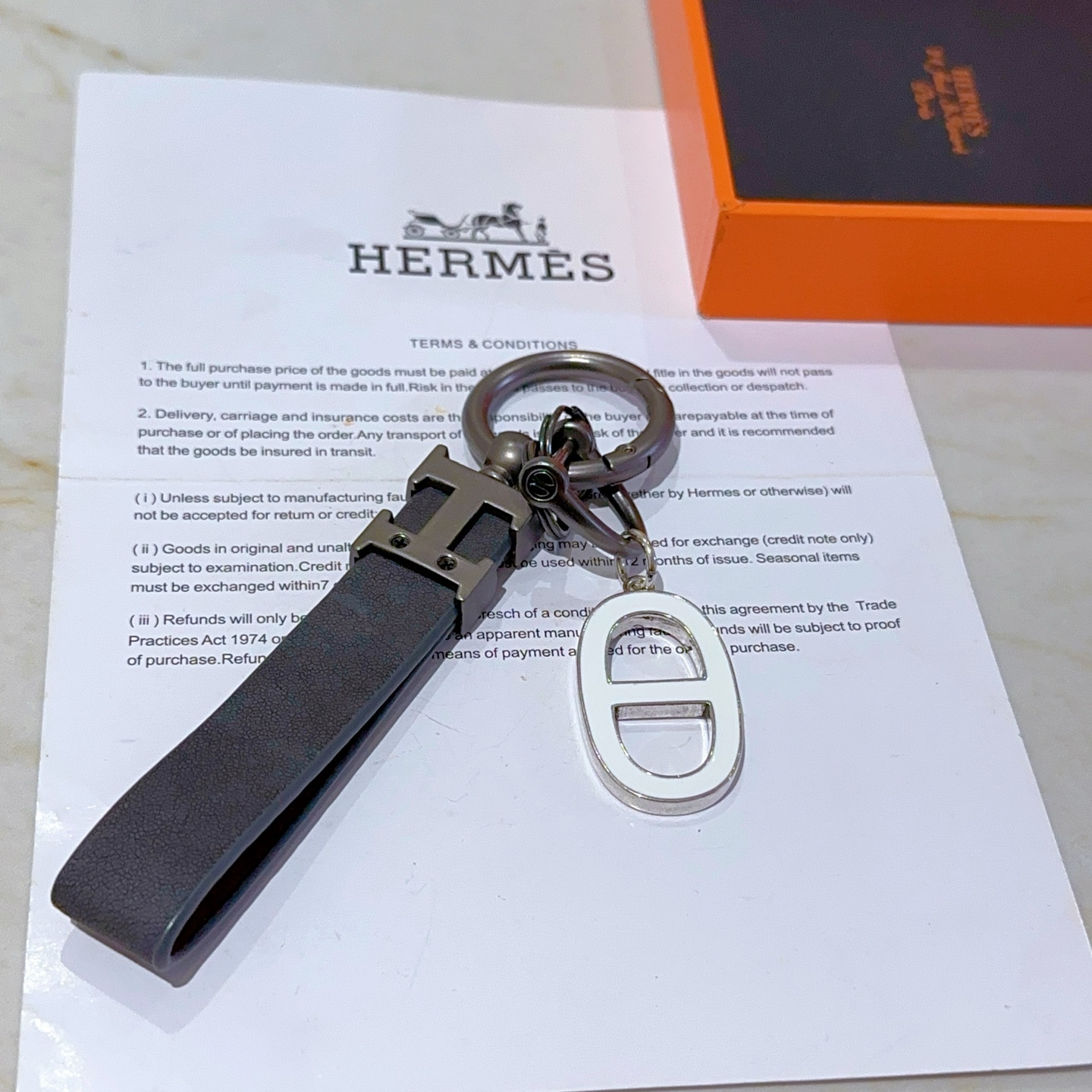Luxurious Hermes Key Button in Platinum: Customized Elegance for All Genders - 图片 6