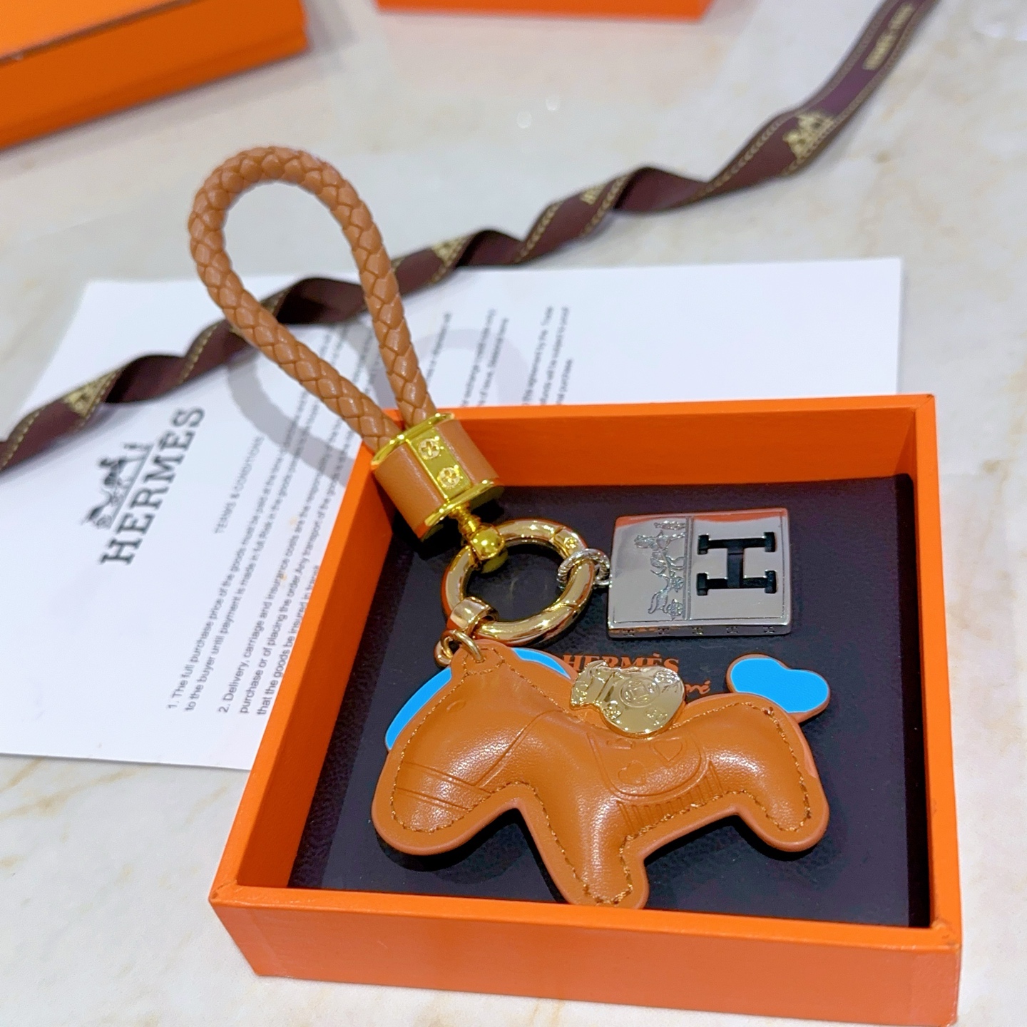 Luxurious Hermes Horse Key Button Platinum Keychain: Customized Elegance in Detail - 图片 6