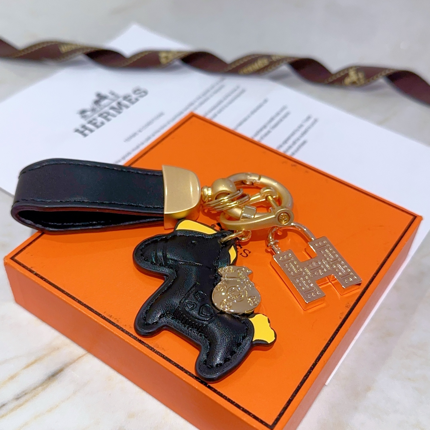 Luxury Hermes Key Button in Platinum: Exquisite Customized Design for Elegance - 图片 4