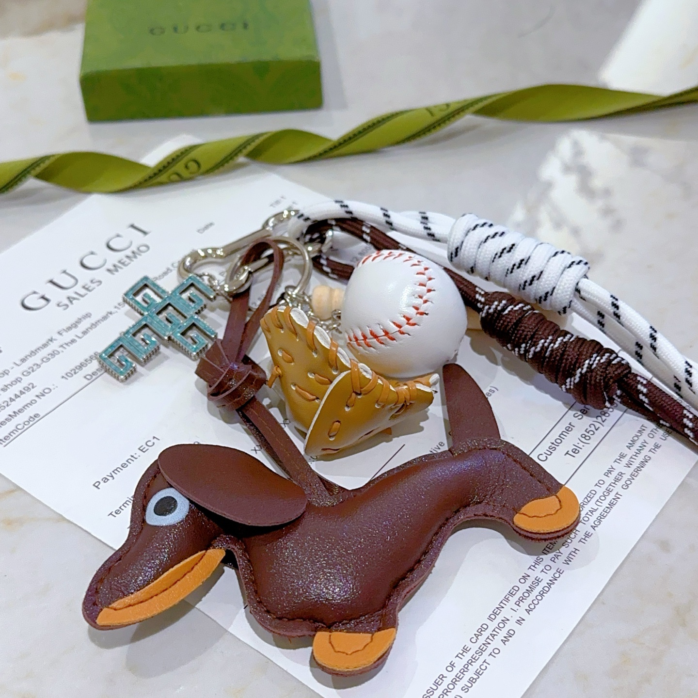 Gucci Unveils 189 New Items with Anger Forest Double G Design Key Buttons - 图片 1