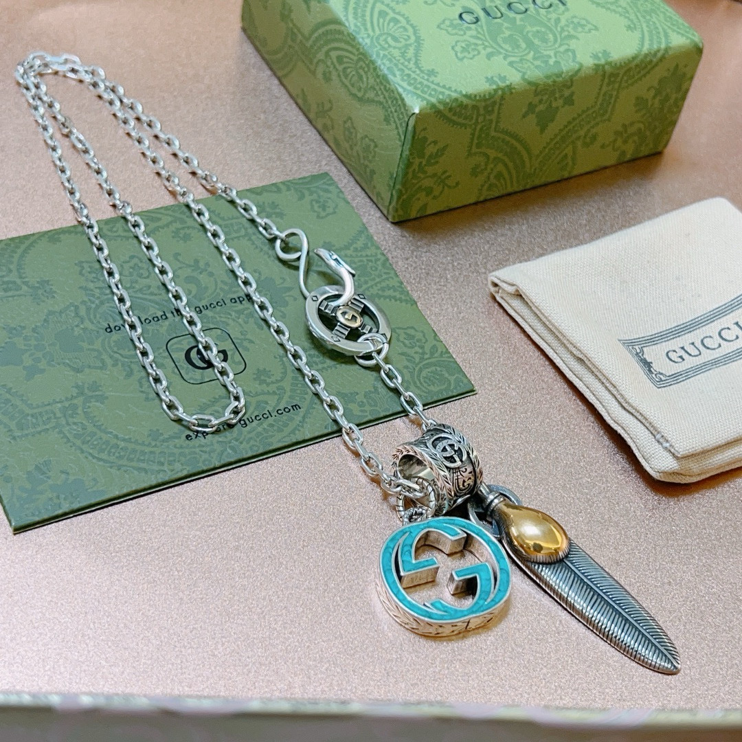 NO:104973,No explosion or release Gucci Necklace 2025 latest chain grade is higher, same Takahashi Feather Classic Anger Forest Series Double G Gucci Necklace Details are used to treat the version, non-market glossy version This model has been released. Gucci is very easy to match with trendy clothes, fine accessories, gucci, necklace19860909批 不爆不发 古驰项链2025最新款链条档次更高明星同款高桥羽毛经典款Anger Forest系列双G古驰项链 细节对版做旧处理 非市面亮面版型 这款一直在出 古驰里面热卖款 非常好搭配潮流衣服,饰品精品,gucci,necklace,Jewelry