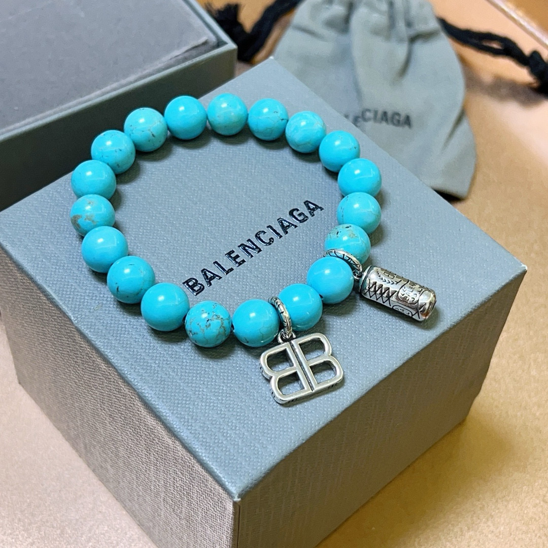 New Collection of 273 French Family Chain Products Unveiled Featuring Classics and Originals - 图片 1