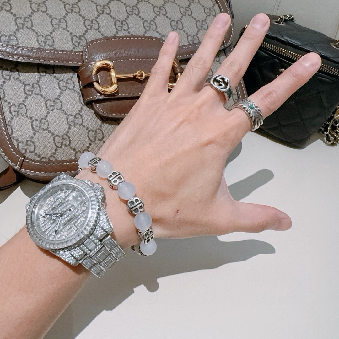 “Paris Family Bracelets: 252 Editions for Men and Women, Retro Style and Original Designs” - 图片 3