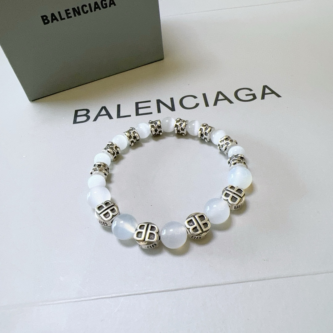 “Paris Family Bracelets: 252 Editions for Men and Women, Retro Style and Original Designs” - 图片 8