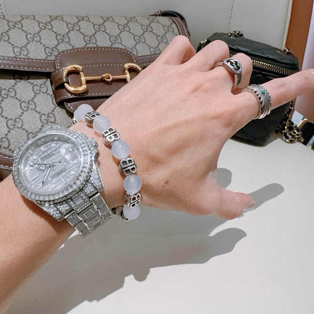 “Paris Family Bracelets: 252 Editions for Men and Women, Retro Style and Original Designs” - 图片 9