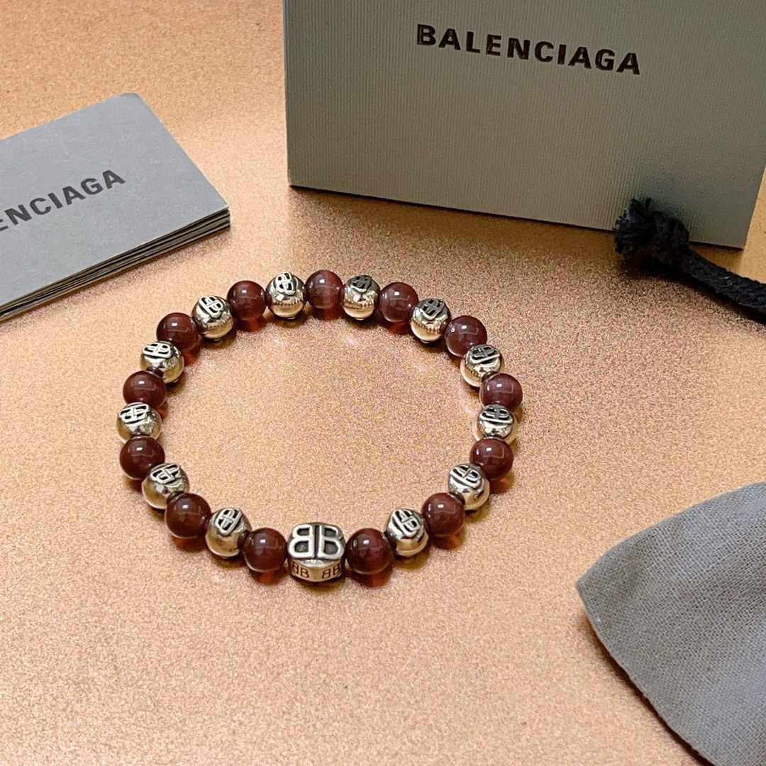 Parisian Bracelet Collection Featuring 273 Masterpieces and Silver Styles - 图片 4