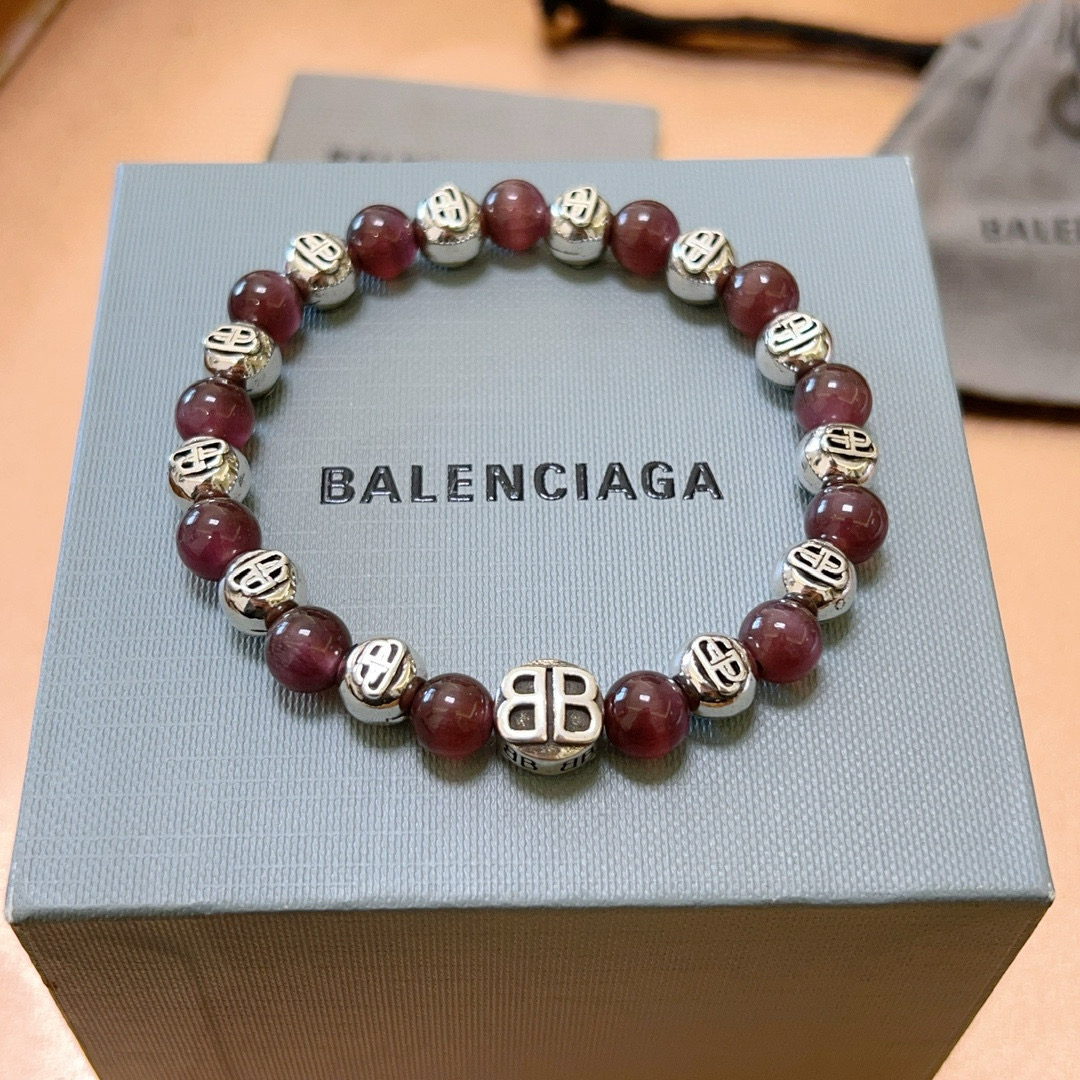 Parisian Bracelet Collection Featuring 273 Masterpieces and Silver Styles - 图片 1