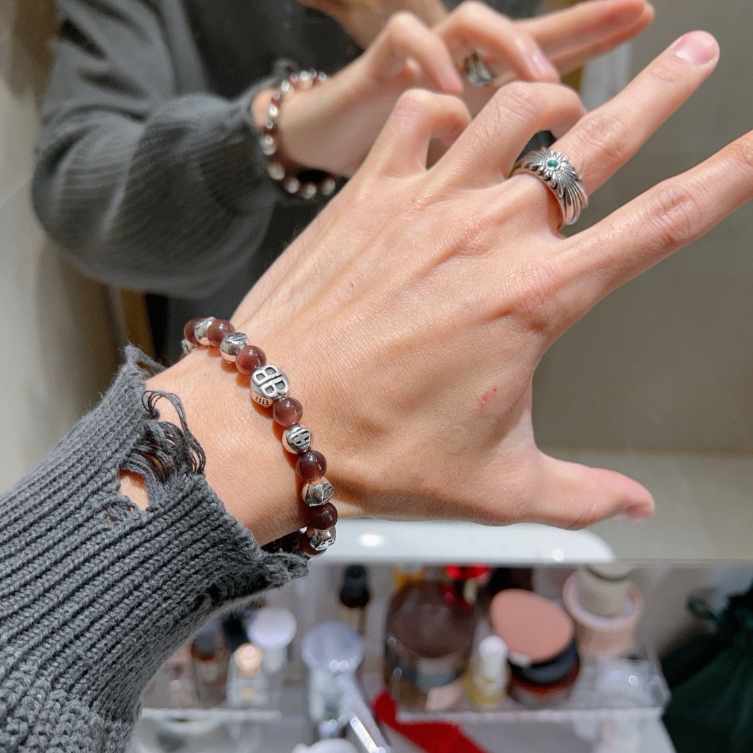 Parisian Bracelet Collection Featuring 273 Masterpieces and Silver Styles - 图片 6