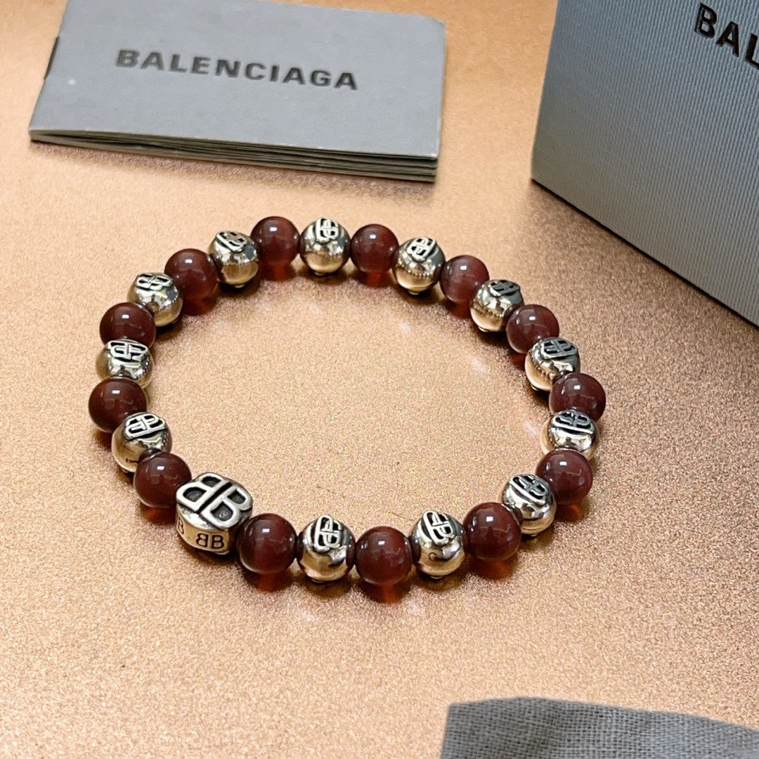 Parisian Bracelet Collection Featuring 273 Masterpieces and Silver Styles - 图片 7