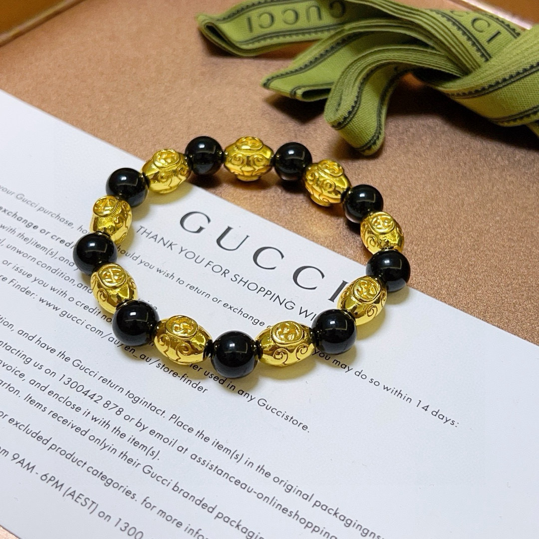 NO:105180,Batch New product release Gucci bracelet Luxury Gucci bracelet Gold store popular black agate bracelet crystal same style for men and women. The latest full beaded bracelet has higher grade. Stars same style. Anger Forest series double g retro Gucci bracelet Size: 16-24 cm Details are used for the old version. Non-market bright style. This one is always being made on the market. Gucci is popular in the hot-selling style. Very easy to match clothes, fine accessories, gucci, bracelet19860909批 新品发布 古驰手链奢华古驰手串 金店爆款黑玛瑙手链水晶男女同款 最新款全件串珠手链档次更高明星同款Anger Forest系列双g复古古驰手链 尺寸:16-24厘米 细节对版做旧处理 非市面亮面版型 非市面普通做这款一直在出 古驰里面热卖款 非常好搭配衣服,饰品精品,gucci,bracelet,Jewelry