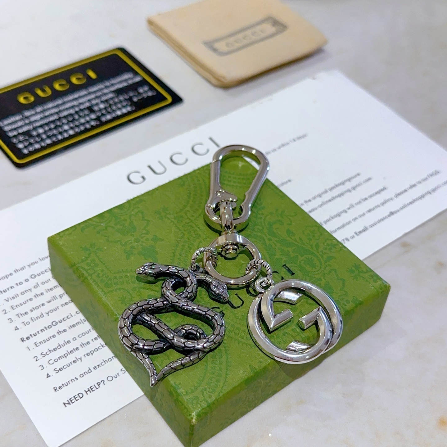 Gucci Introduces 189 New Items with Anger Forest Double G Key Button Series - 图片 4