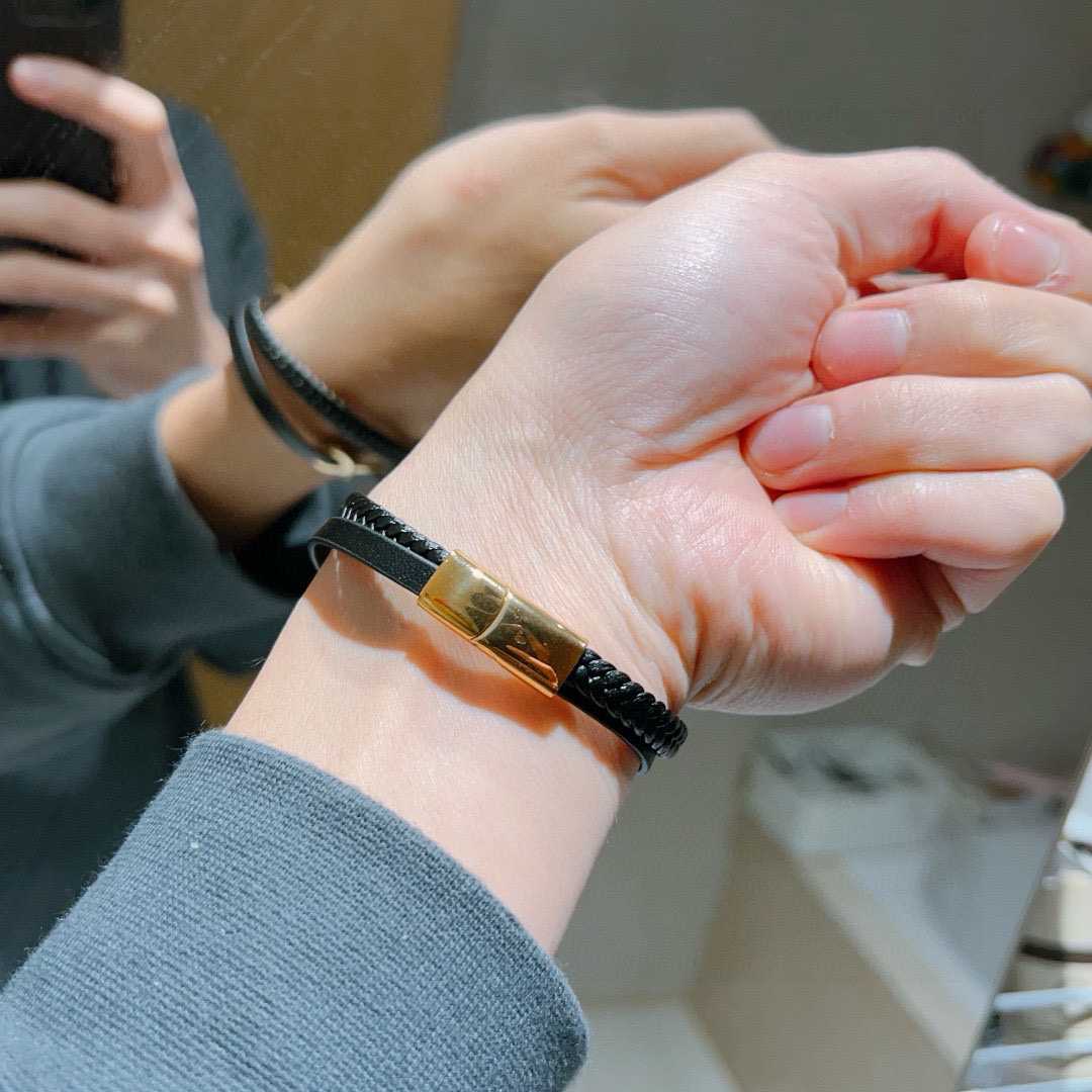      𝐆𝐮𝐜𝐜𝐢古驰手绳手环最新款纯手工头层牛皮材质档次更高明星同款Anger Forest系列双G