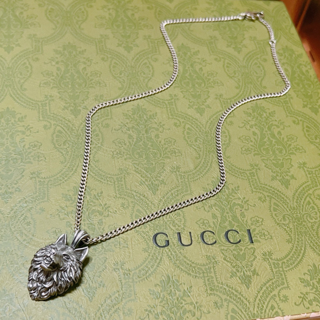 NO:115584,The latest model of Gucci necklace is higher in chain grade, star style Anger Forest series double G wild wolf Gucci necklace, chain length 60 cm can be changed, details are used to treat the version, non-market bright style This model has been released, Gucci is popular in it, very easy to match with trendy clothes, jewelry quality, gucci, necklace19860909批 古驰项链最新款链条档次更高明星同款Anger Forest系列双G野狼古驰项链 链长60厘米可改长度 细节对版做旧处理 非市面亮面版型 这款一直在出 古驰里面热卖款 非常好搭配潮流衣服,饰品精品,gucci,necklace,Jewelry